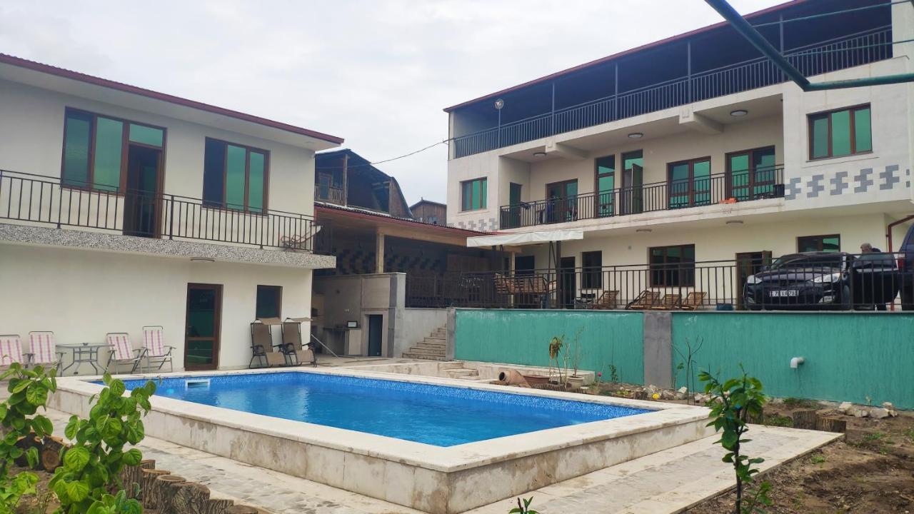 Apex Rest House Of 10 Rooms And Pool Erivan Dış mekan fotoğraf