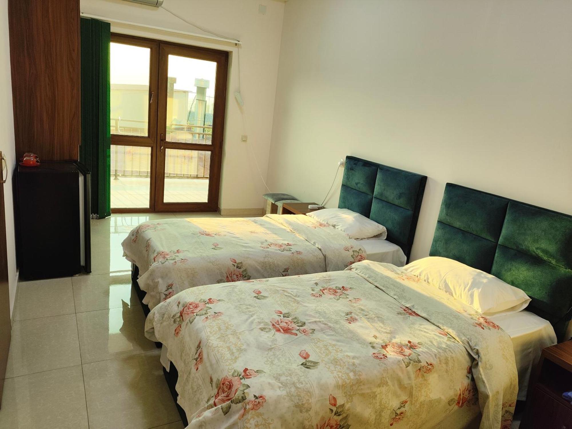 Apex Rest House Of 10 Rooms And Pool Erivan Dış mekan fotoğraf