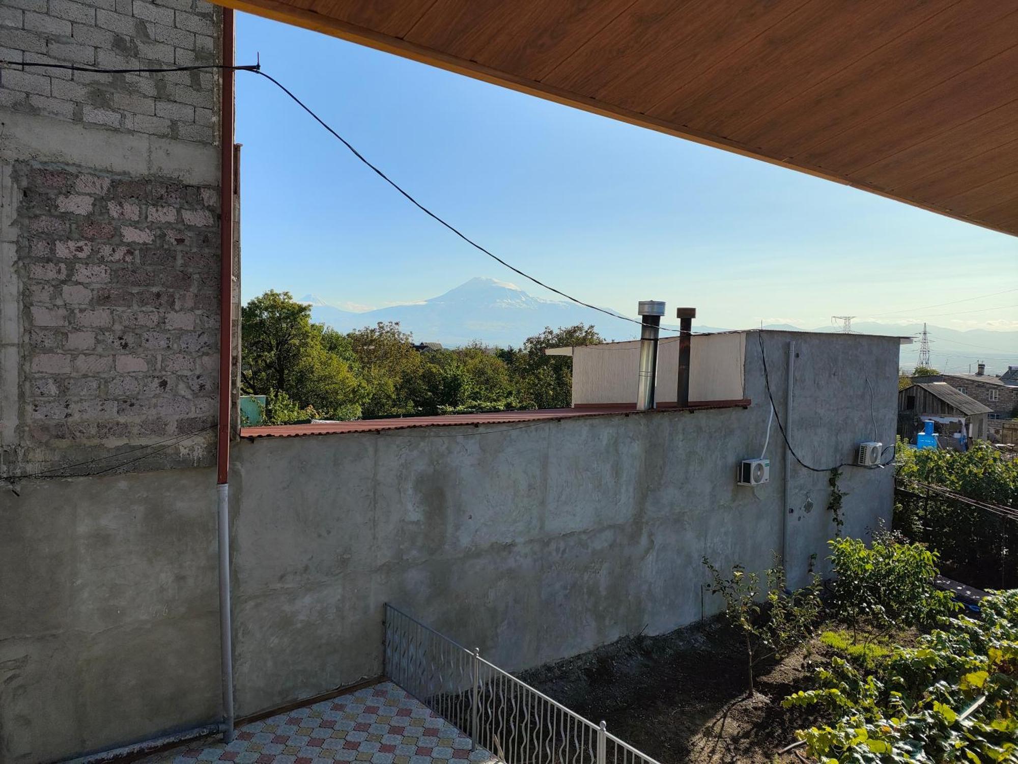 Apex Rest House Of 10 Rooms And Pool Erivan Dış mekan fotoğraf