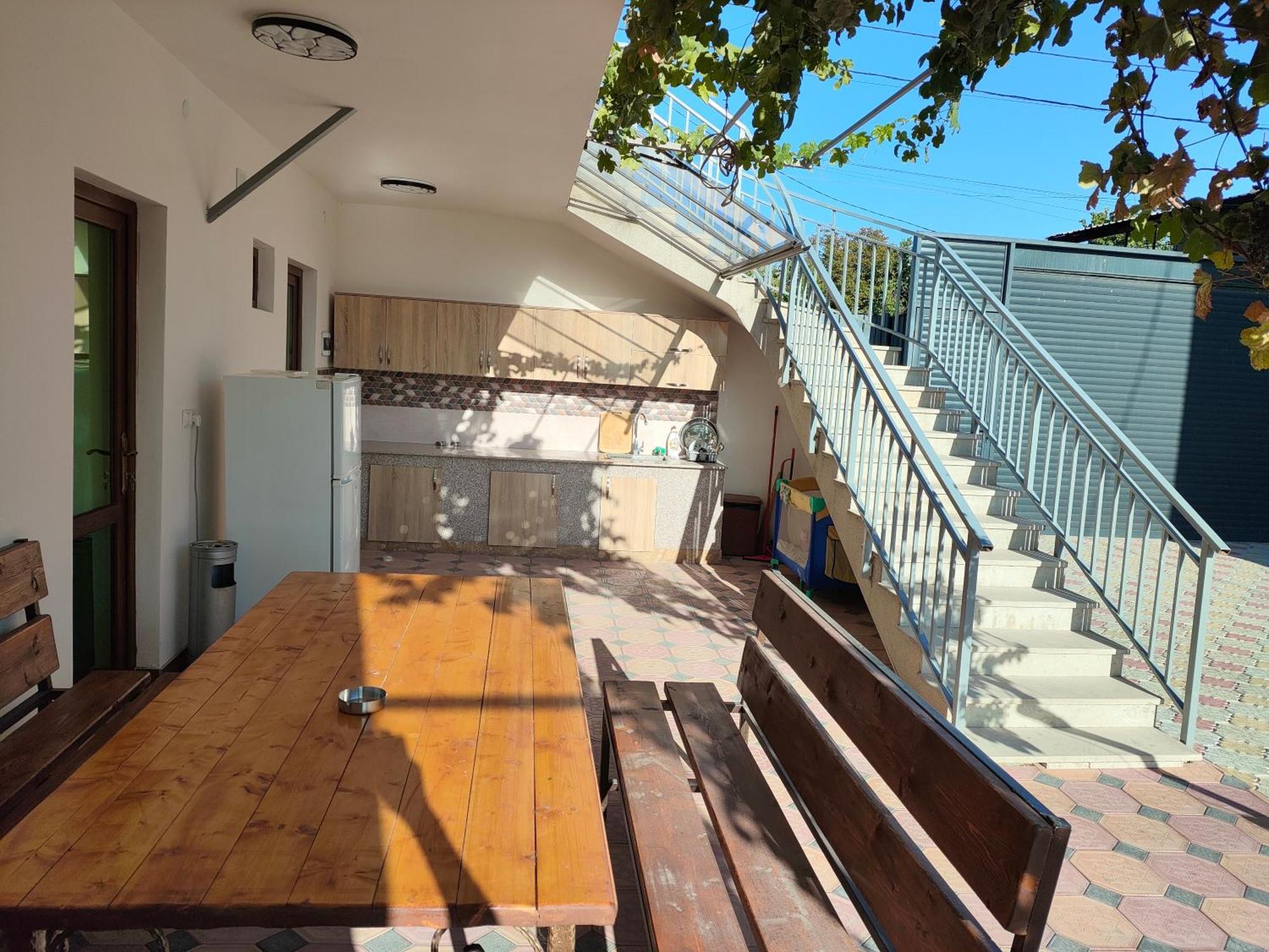 Apex Rest House Of 10 Rooms And Pool Erivan Oda fotoğraf