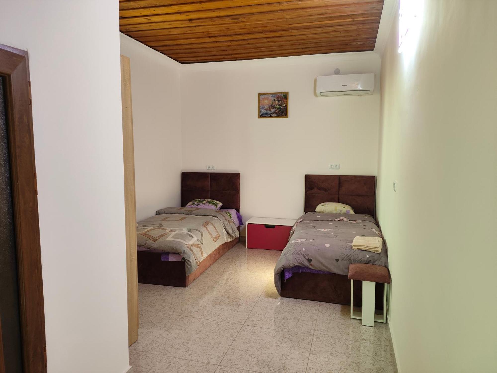 Apex Rest House Of 10 Rooms And Pool Erivan Dış mekan fotoğraf