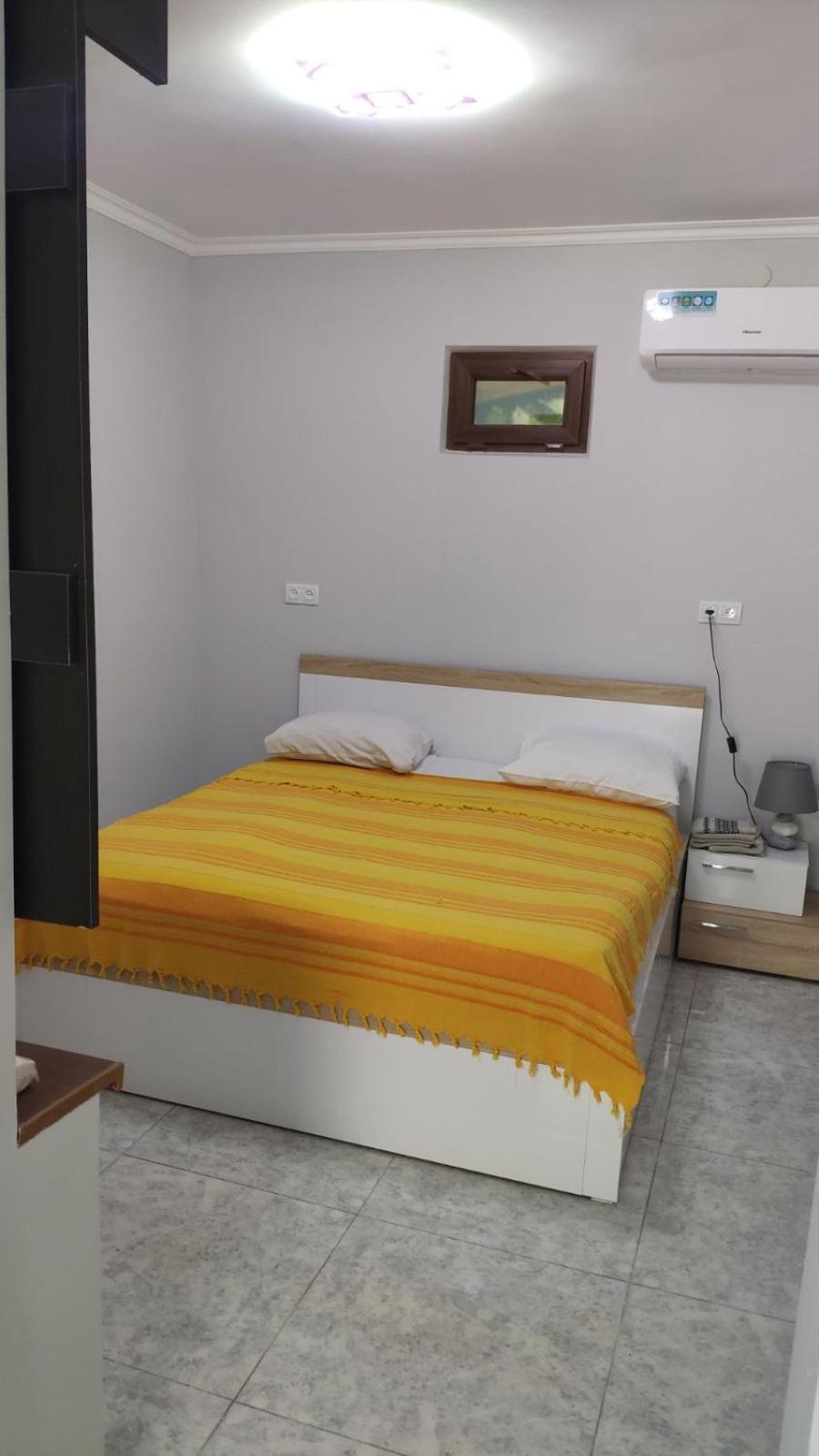 Apex Rest House Of 10 Rooms And Pool Erivan Dış mekan fotoğraf